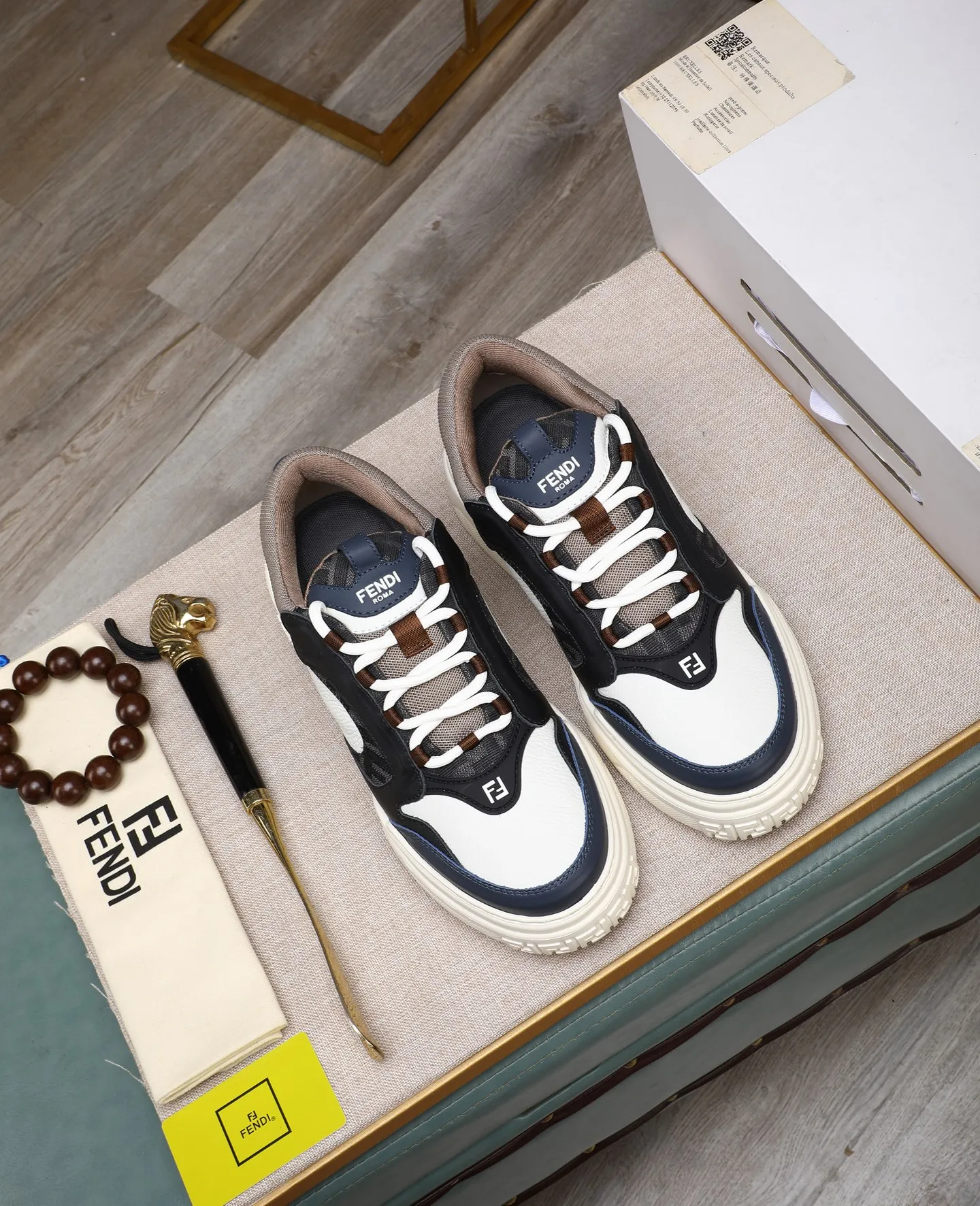 Men's shoes 💰820 [FENDI] Fendi - High-end quality original casual sports shoes - Upper: Nappa calfskin, pebbled calfskin, tongue and heel; injection molded brand logo plastic module - Lining: brand canvas - Outsole: ultra-light TPR foam·rubber; molded outsole -Super high quality control·Fine workmanship: highlighted (high-end·luxury·grade) -Size :39-44 (38, 45, can be customized)